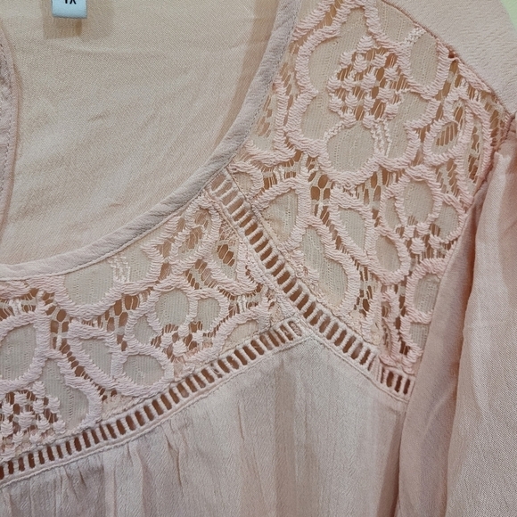 Nwt Shell pink flutter sleeve blouse - Picture 2 of 4